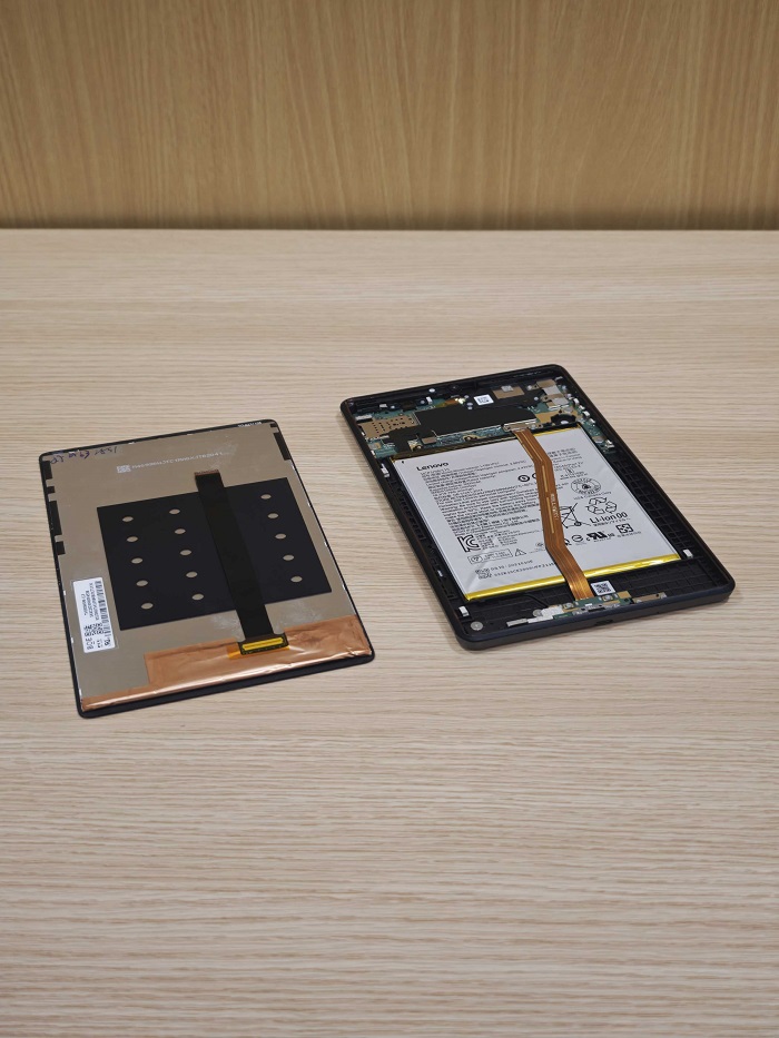 Lenovo Tab P12 本体 画面ひび割れあり Lenovo Tab P12 Proの画面交換で何も映らない故障が改善！有機ELの破損